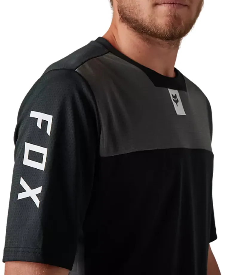 Fox Racing Defend Short Sleeve Jersey in Black-4